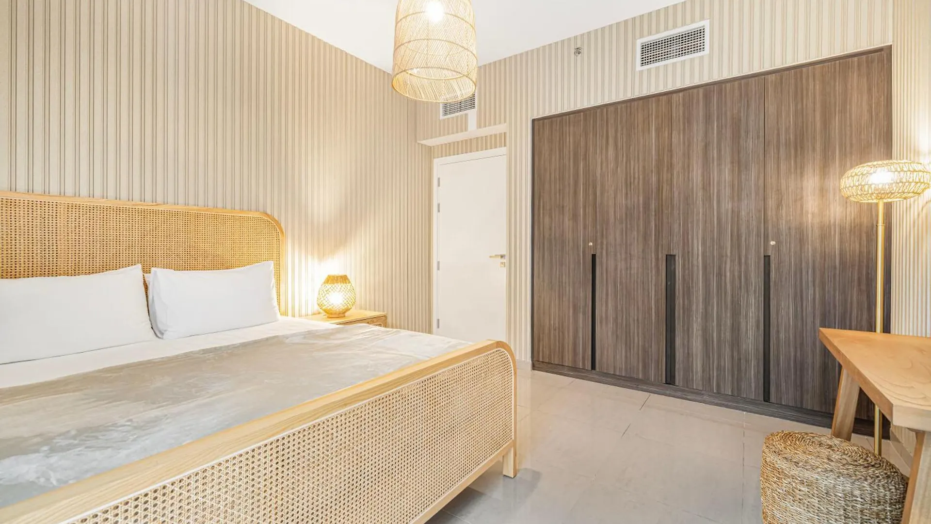 Apartment 1Br Casablanca Retreat By Blue Cloud Holidays Sharjah